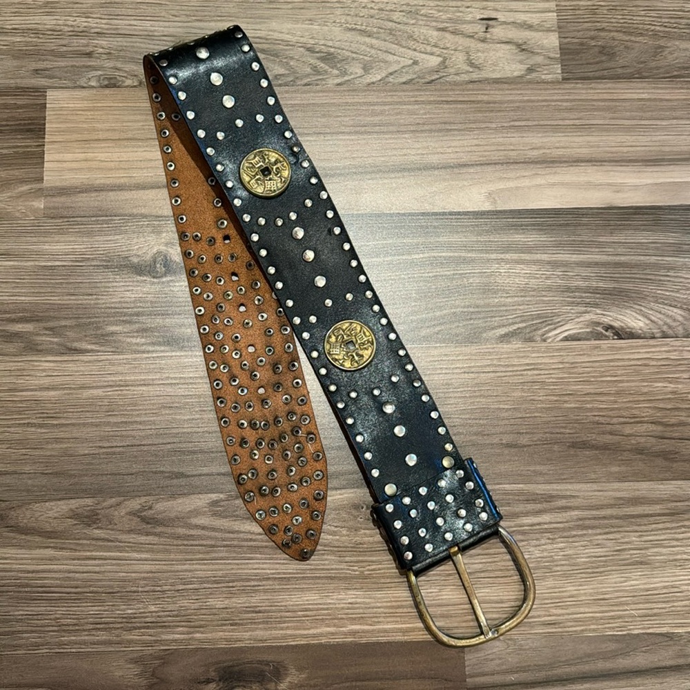 Vintage Leather Black Wide Silvertone Studs Unique Brass Coins Buckle Belt 34”